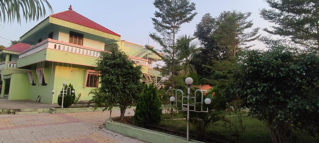 Vrundavan Home Stay And Village Resort Kevadia Exterior foto